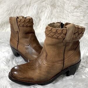 BED|STU Tan Leather Western Ankle Boots  Chunky Heel Braided Detail Women’s sz 6